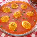 Дяволски яйца в доматен сос
