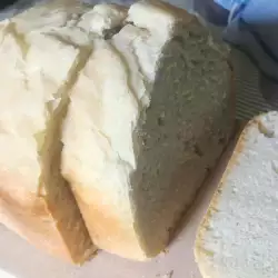 Вкусен френски хляб в хлебопекарна