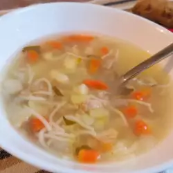 Лековита пилешка супа с моркови и джинджифил