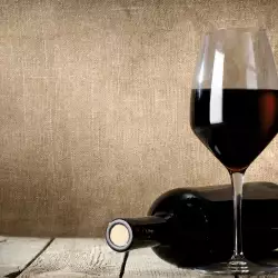 В какви чаши се сервират различните вина