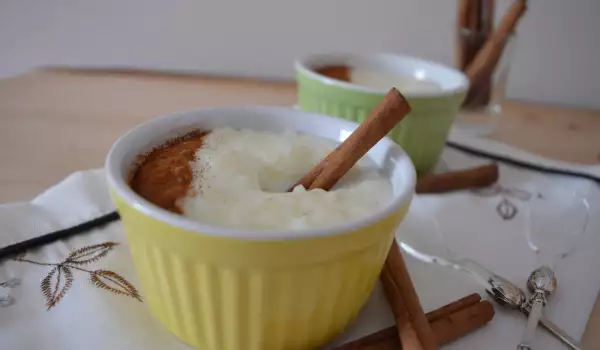 Как да приготвим вкусно мляко с ориз