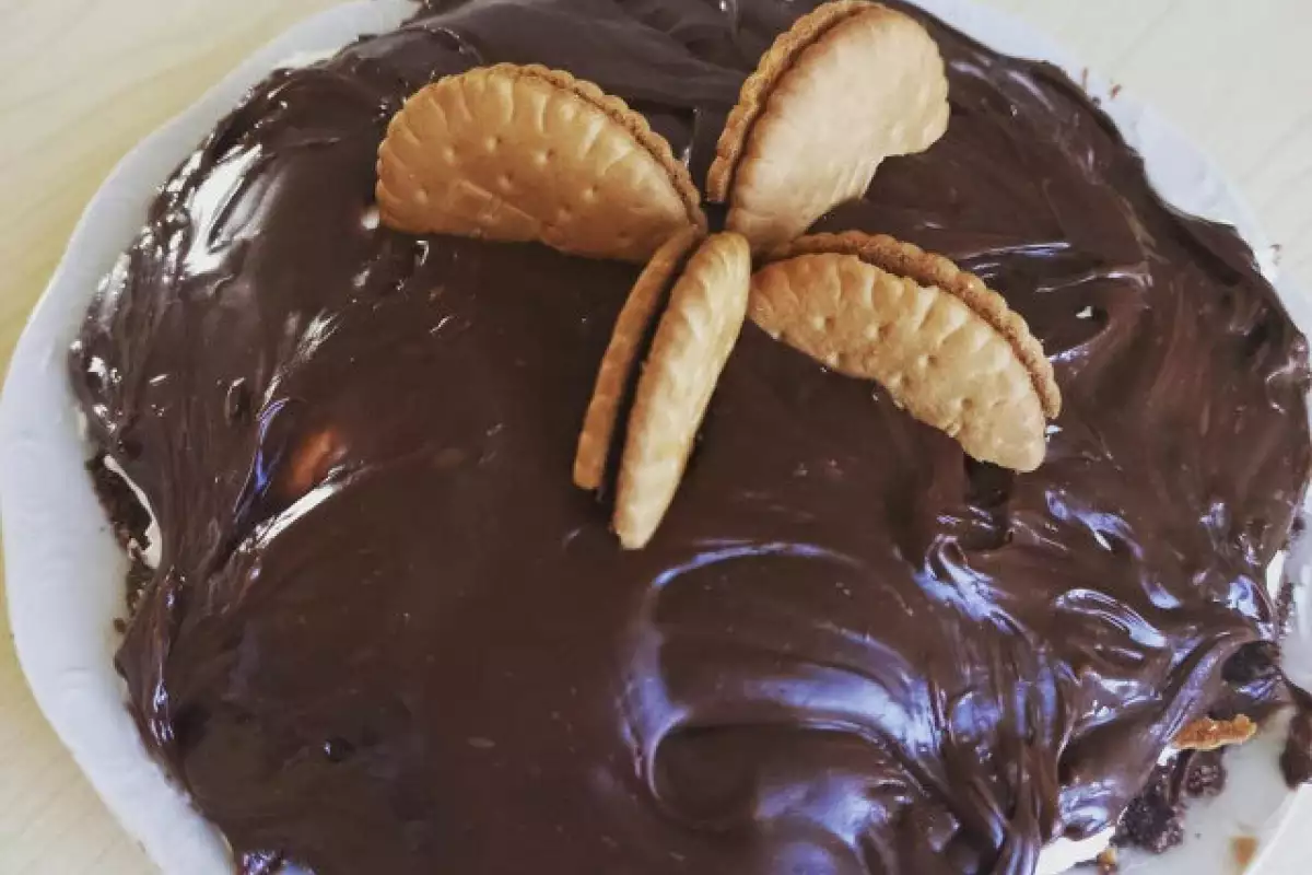 Бисквитена Шоколадова Торта Неделя