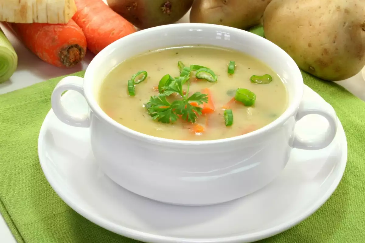 Лесна Картофена Супа със Сирене