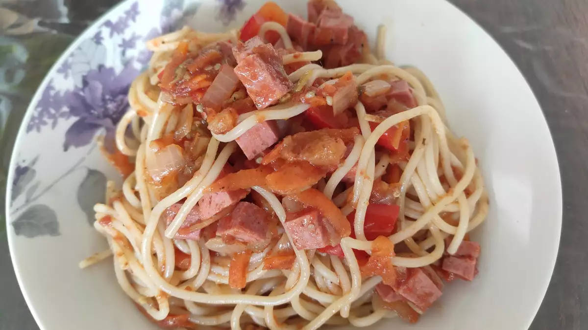 Спагети с Колбас