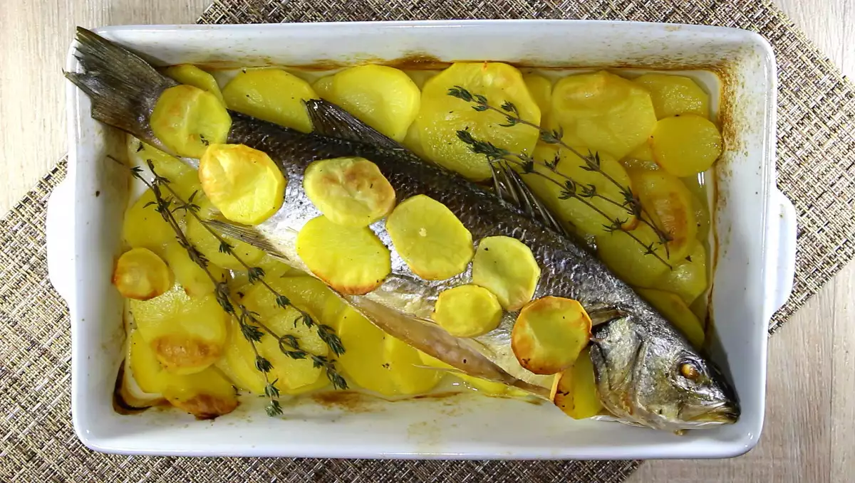 Риба Лаврак с Картофи на Фурна