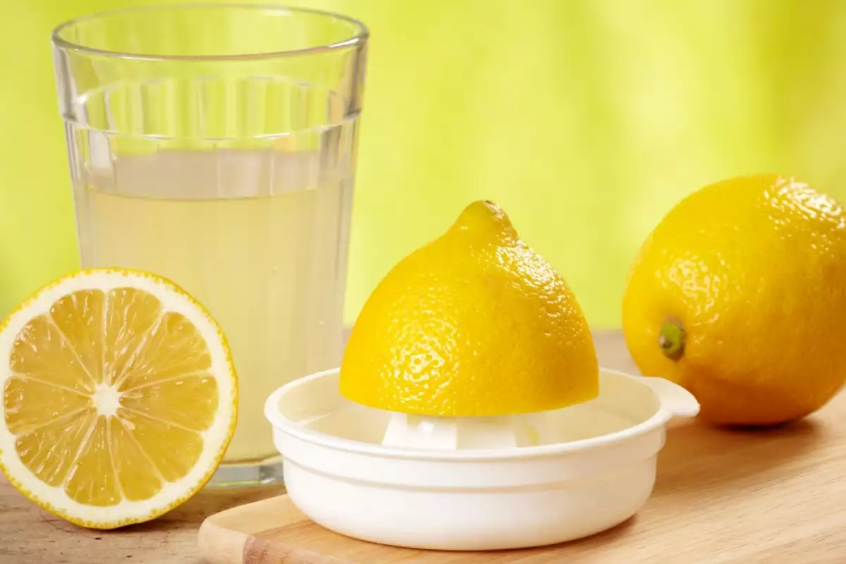 Отслабване с Вода и Лимони