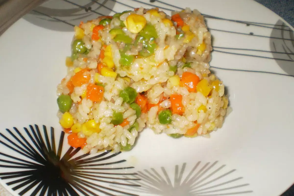 Ориз със Замразени Зеленчуци на Фурна