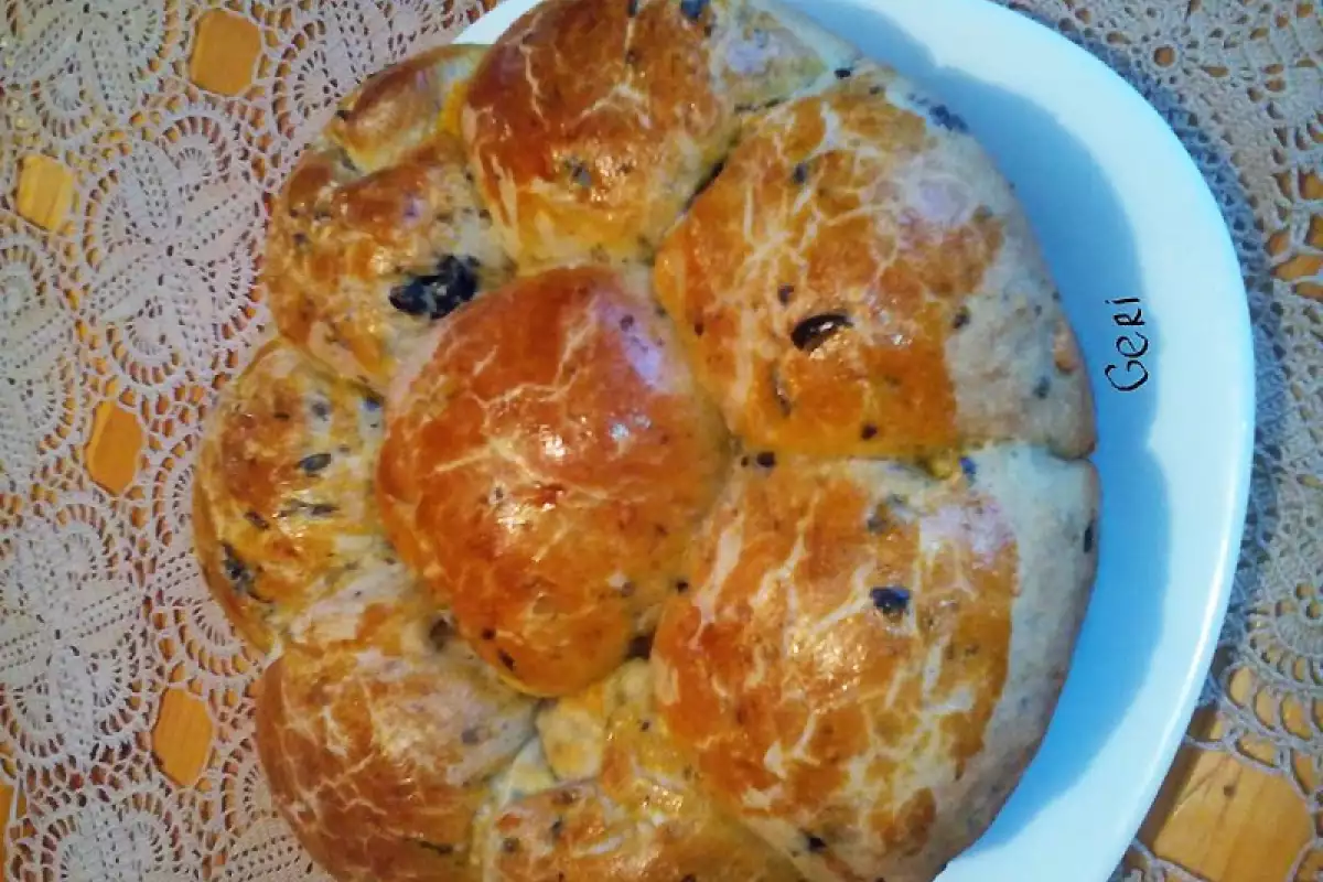 Питка с лук и Маслини