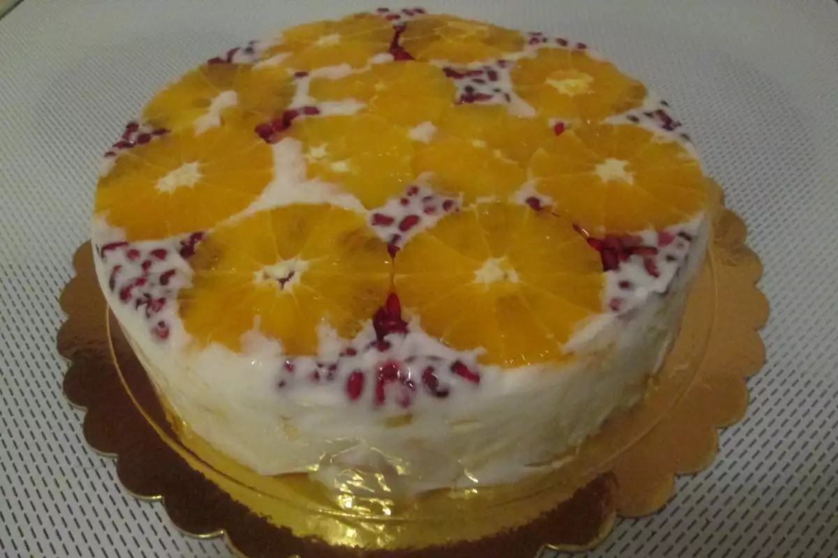 Торта с Желирано Кисело Мляко