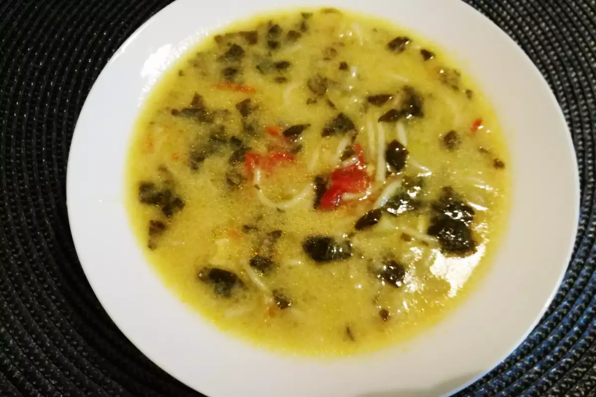 Вкусна Спаначена Супа с Фиде