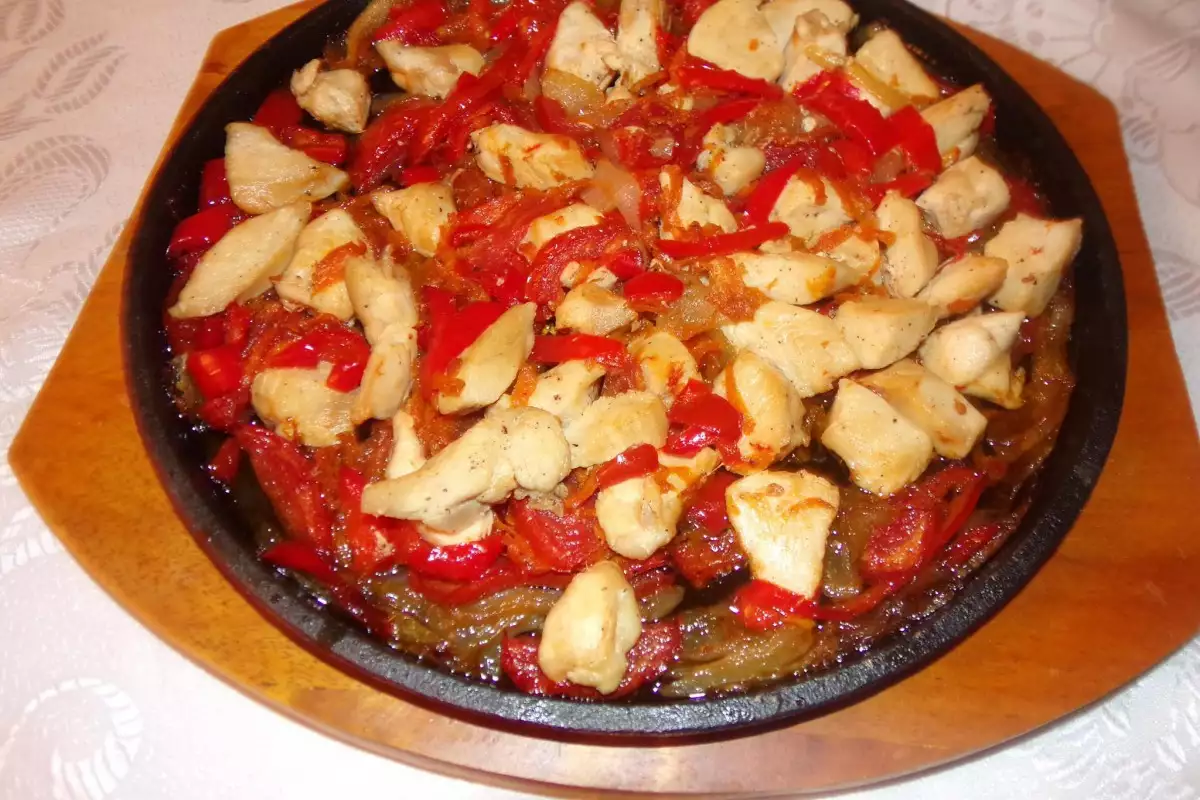 Пилешко Филе със Зеленчуци на сач