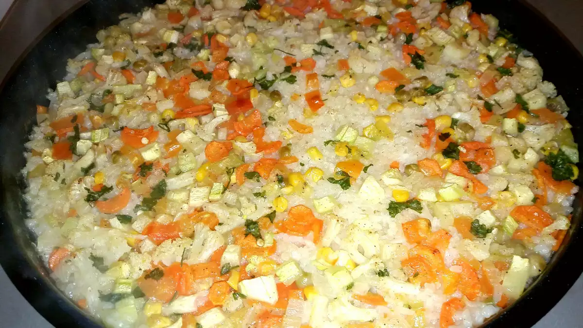 Ориз със Замразени Зеленчуци на Фурна