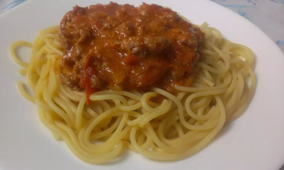 Спагети със Топено Сирене