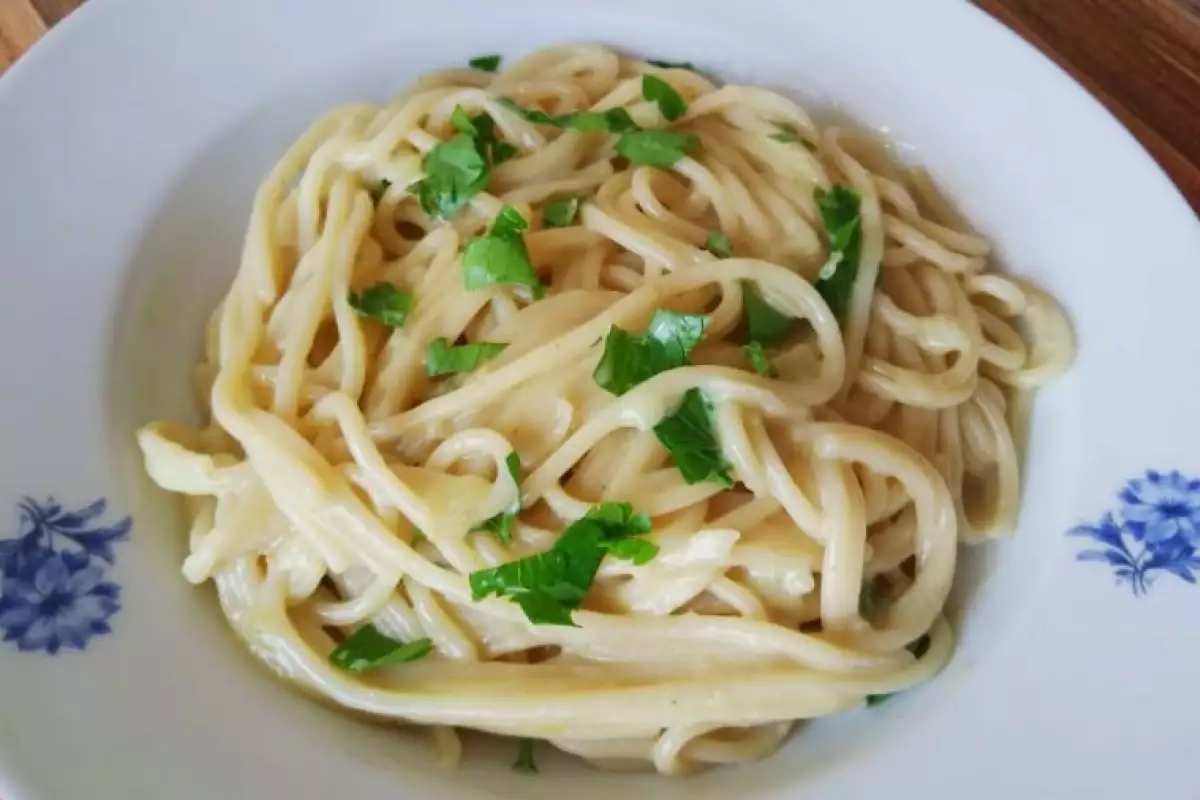 Млечен сос за Спагети