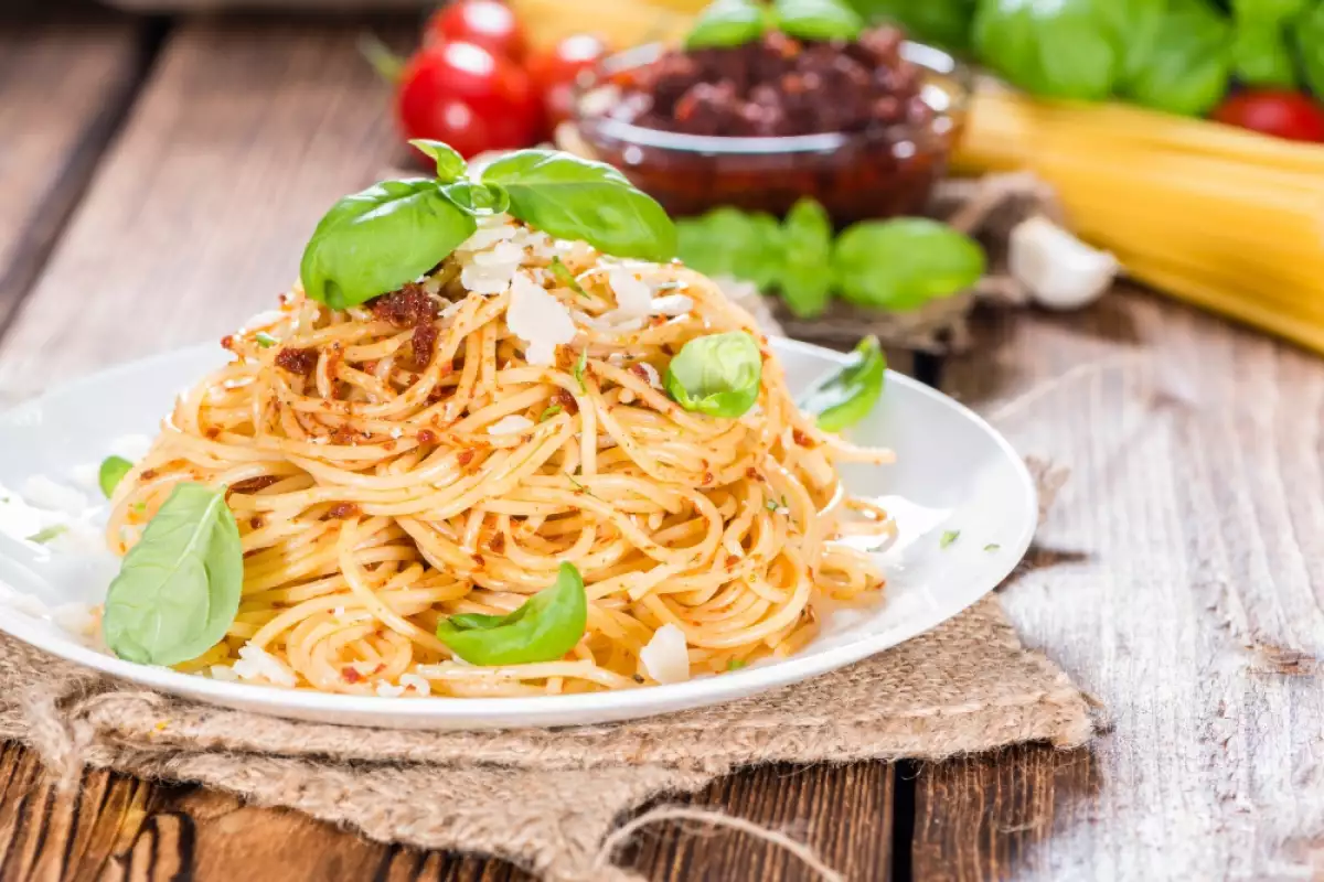 Вкусни Спагети с Пармезан