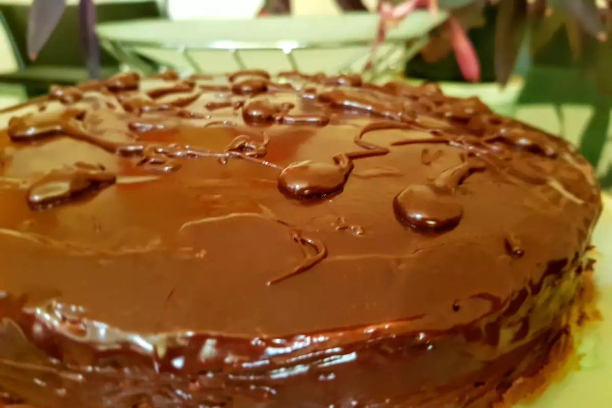 Приготвяне на Торта с Течен Шоколад