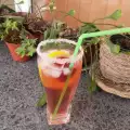 Безалкохолен коктейл от бъз, ягоди и лимон