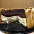 Бишкотена торта с маскарпоне и заквасена сметана