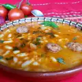 Вкусен боб с наденица