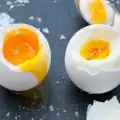 Могат ли и как се варят яйца на микровълнова?