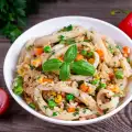 Калмари с ориз и зеленчуци на тиган