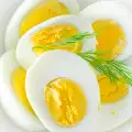 Колко протеин има в едно яйце?