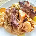 Фалшиво кисело зеле с дафинов лист и свински ребра