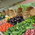 Турските плодове и зеленчуци поевтиняват драстично