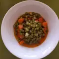 Грах с куркума и пащърнак