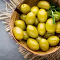 Любимата рецепта на Жак Пепен за маслини с ароматни билки