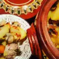 Свинско с моркови и картофи в гювеч