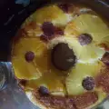 Лесен кекс с ананас и ягоди