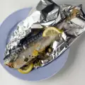 Скумрия във фолио с босилек