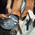 Как да изберем прясна скумрия?