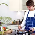 Разликата между варене, къкрене и бланширане
