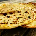 Чеснови пърленки с кисело мляко и масло