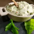 Пастет от козе сирене с билки и ядки