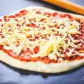 Колко тесто се прави за една пица?