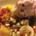 Вкусна Плодова Салата със Сладолед