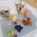 Салата с круши, грозде и синьо сирене