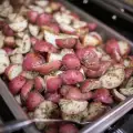Печени червени картофи на фурна