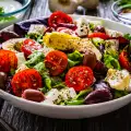 Гръцка салата с артишок, чери и фета