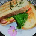 Лесен тост сандвич с яйце и маруля