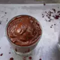 Шоколадов пудинг с авокадо и мляко