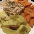 Сьомга на фурна с картофи