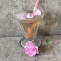 Сироп от маслодайни рози с шафран
