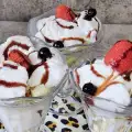 Сладоледена магия с ягоди и касис