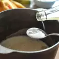 Грешка е да гасите содата в оцет! Ето защо