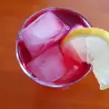 Летен сок от вишни