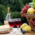 Етикет при поднасянето и консумация на червено вино
